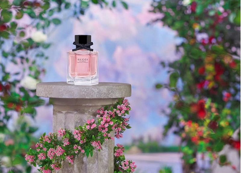 tunge USA inden for Gucci Flora Gorgeous Gardenia brings Pierre et Gilles' idea of estrangement  from reality - 2LUXURY2.COM