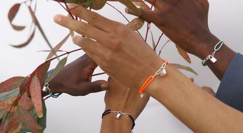virgilabloh has unveiled his latest range of bracelets and earrings as part  of his collaborative “Office Supplies” jewelry range with…