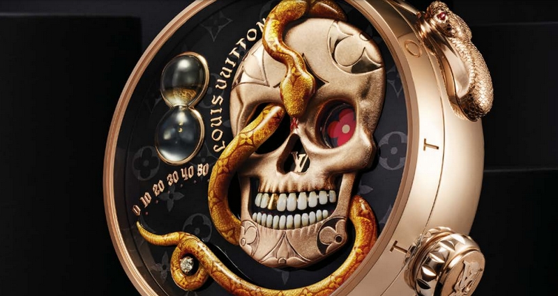 On the new vanitas-inspired Tambour Carpe Diem, the time can be