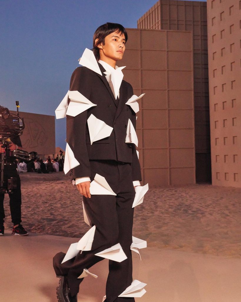 EXCLUSIVE : Louis Vuitton Takes Men's Fashion Show to China's Aranya – WWD