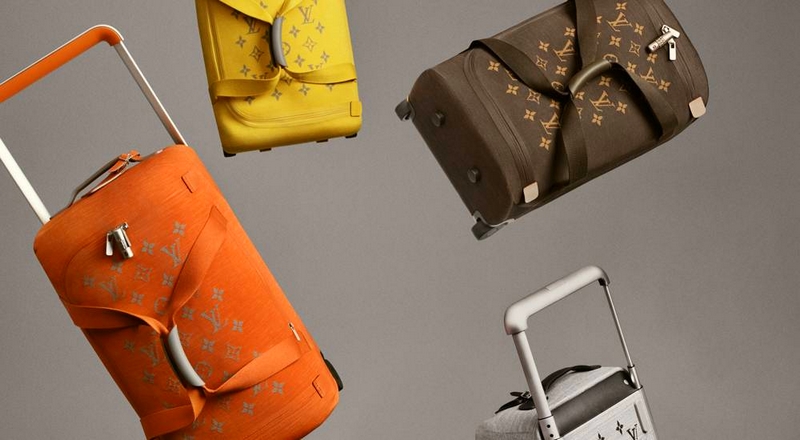 Louis Vuitton on X: In search of new perspectives. #LouisVuitton invited Marc  Newson to design its next generation of rolling luggage. Discover the  Horizon collection at   / X