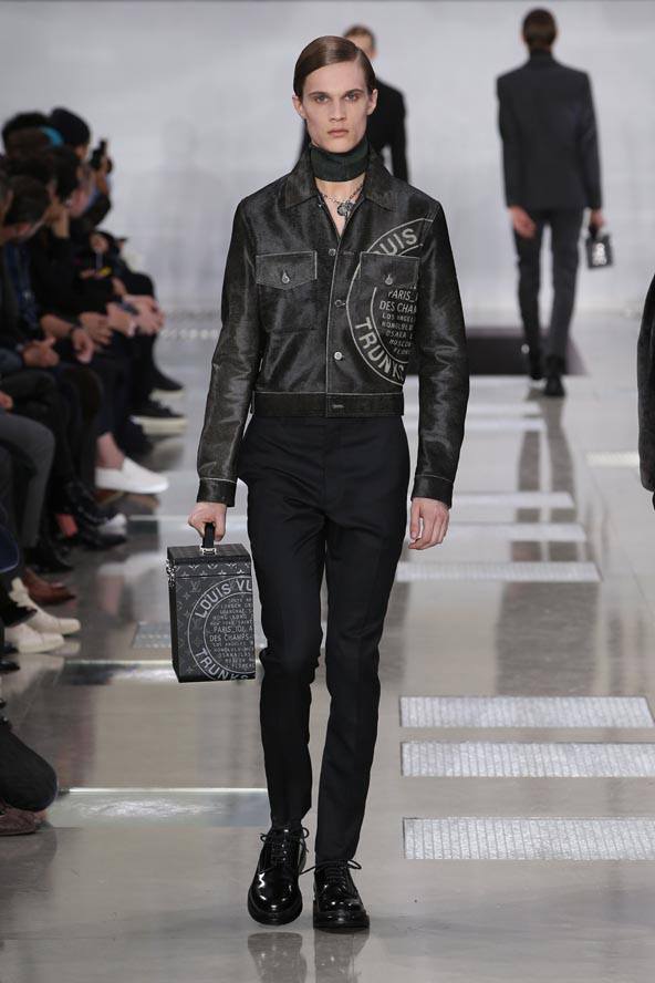 Louis Vuitton celebrates stoic Paris in menswear show - 2LUXURY2.COM