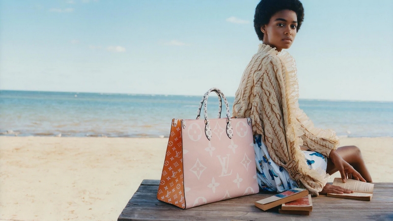 Louis Vuitton: On The Beach — Dossier Magazine