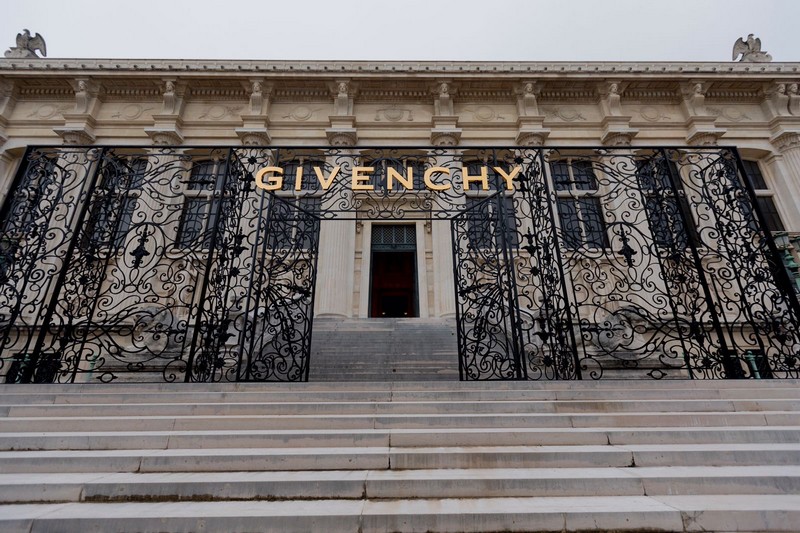 Givenchy headquarter  Paris store, Givenchy, Store fronts