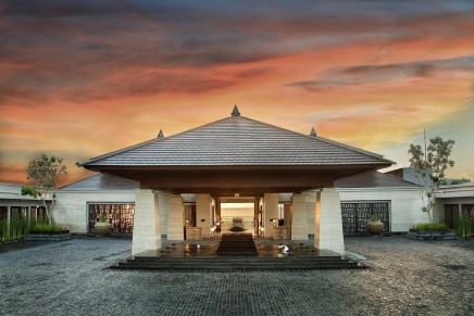 The Ritz-Carlton returns the idyllic Bali with a luxury cliff top resort